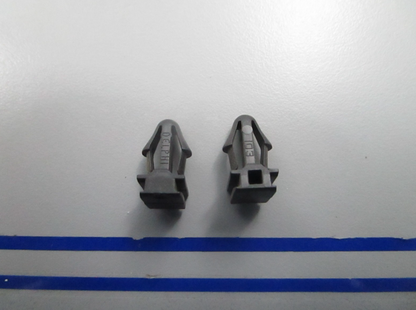 *NEW OEM* (LOT OF 2) 0810 OMC Johnson Evinrude Mounting Clip 3011292