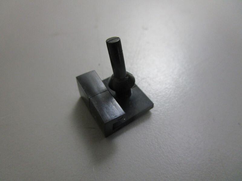 *NEW OEM* 0770 Mercury Quicksilver Plug 85425