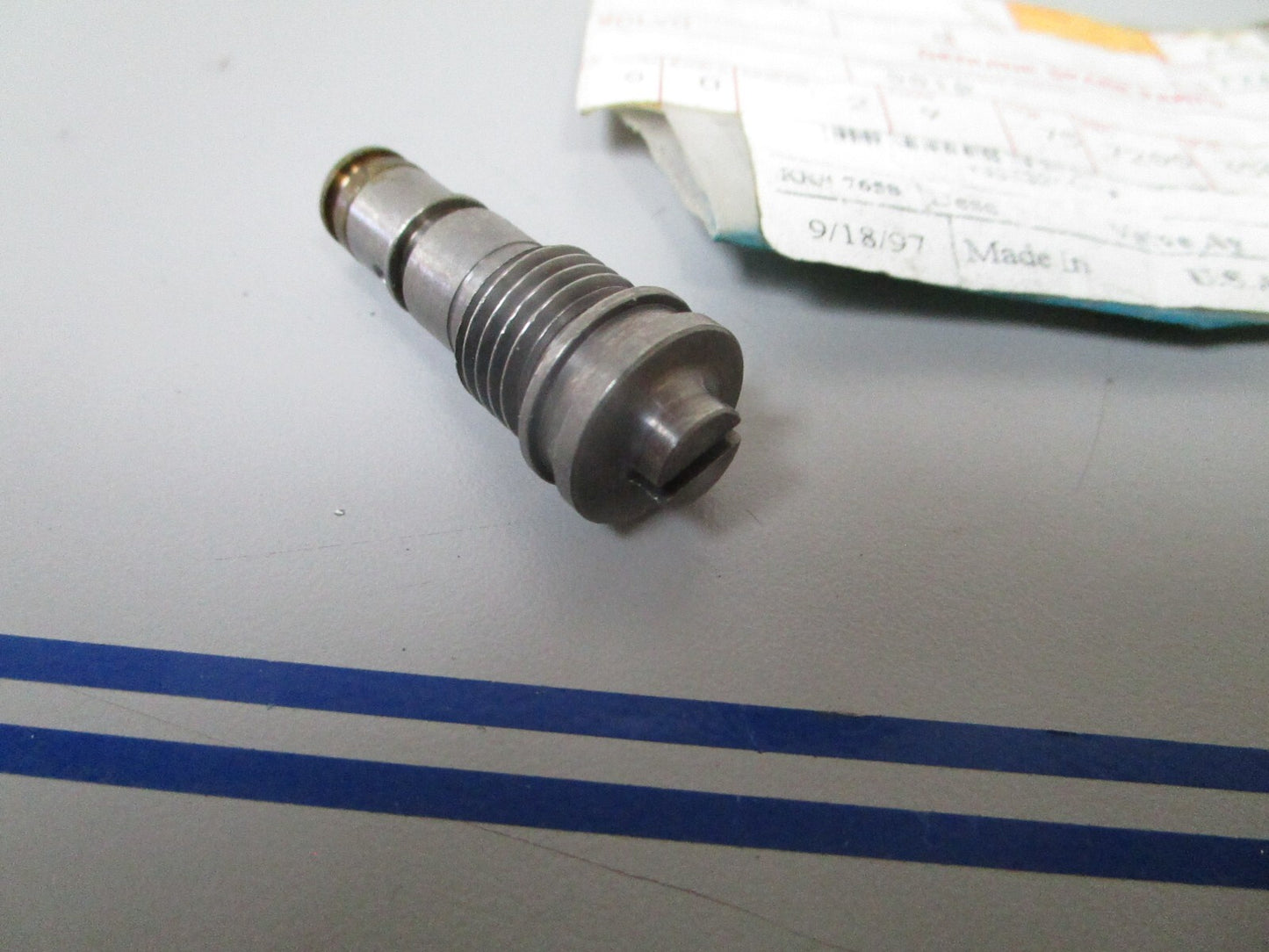 *NEW OEM* 0810 Volvo Penta Valve 3853944