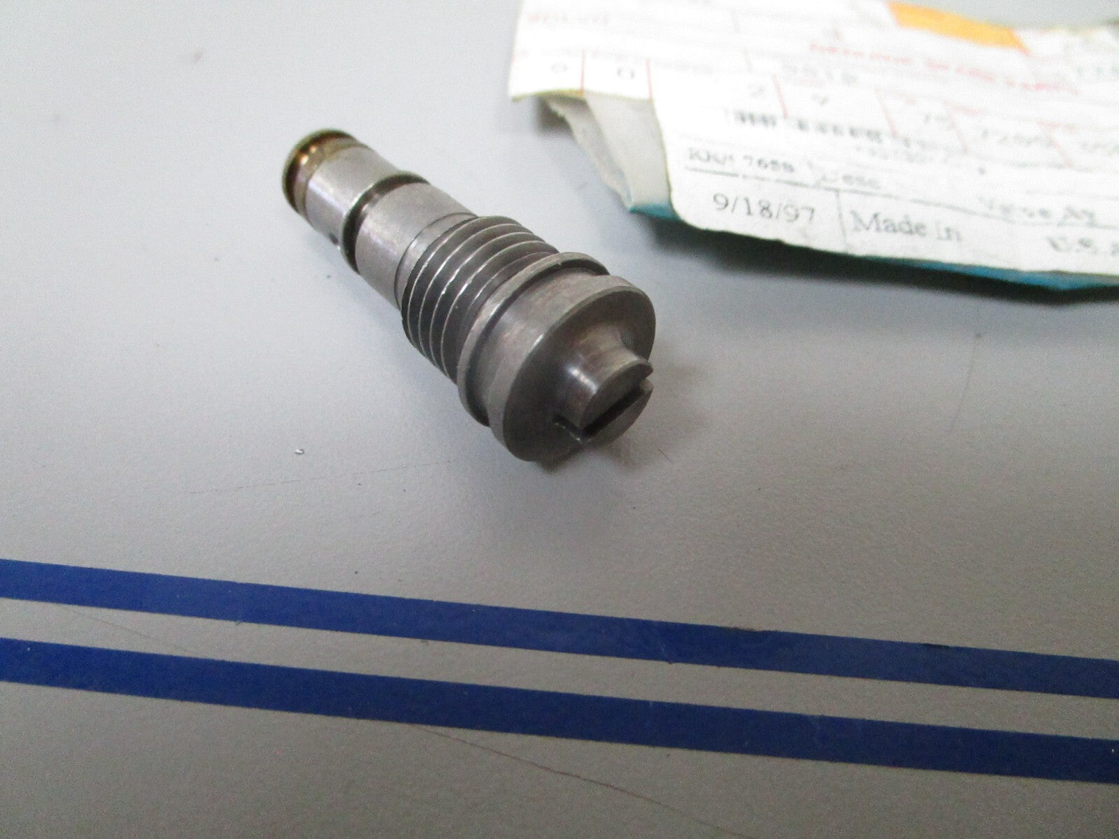 *NEW OEM* 0810 Volvo Penta Valve 3853944