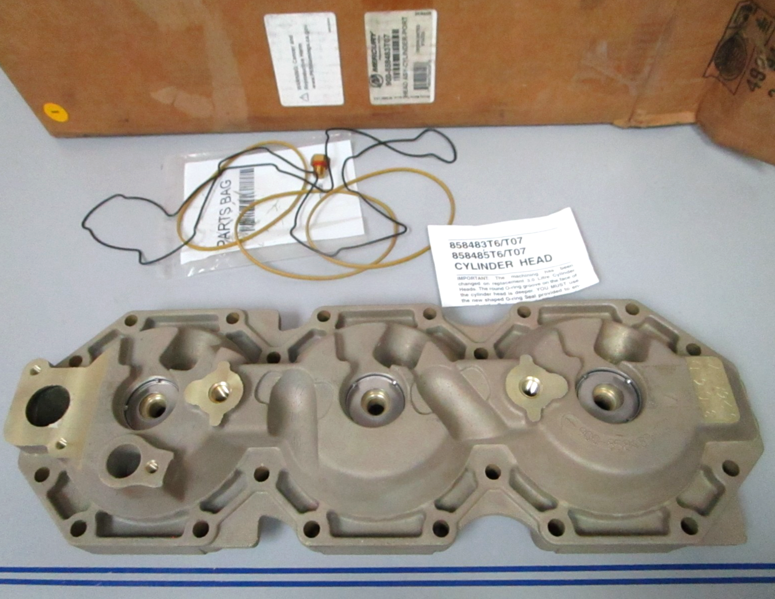 *NEW OEM* 0720 Mercury 200 225 250 DFI Port Cylinder Head 900-858483T07
