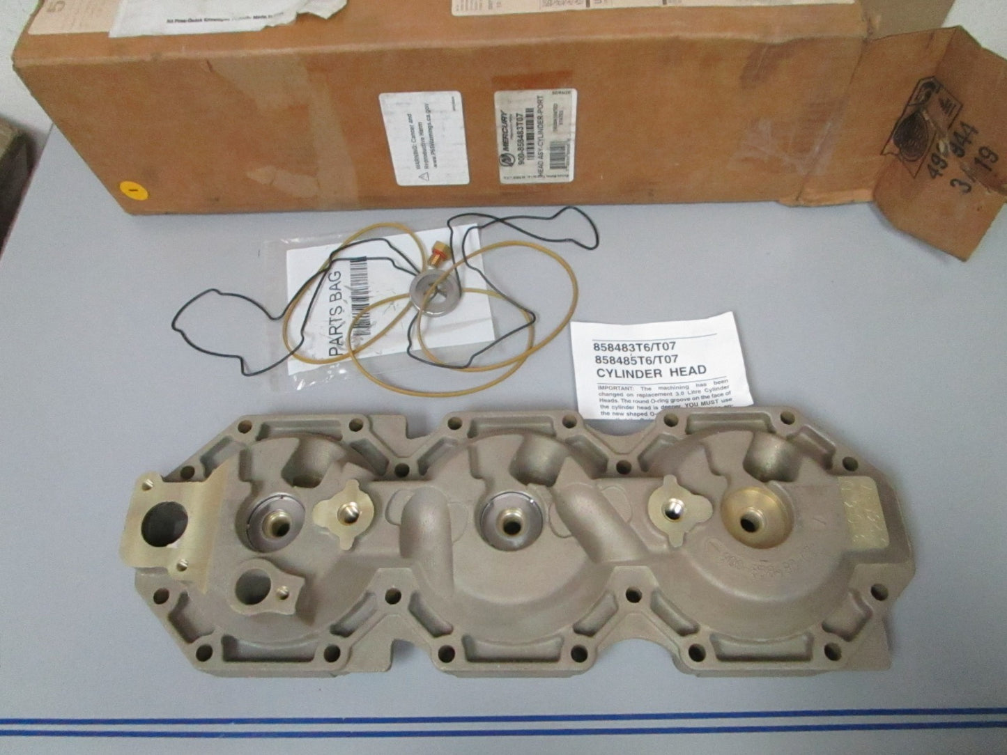 *NEW OEM* 0720 Mercury 200 225 250 DFI Port Cylinder Head 900-858483T07