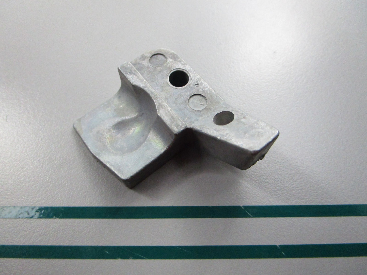 NEW OEM 334093 0334093 OMC Johnson Evinrude Retainer 0810