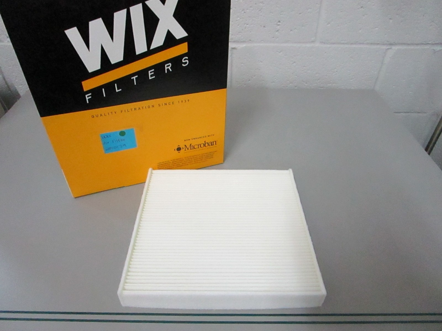 NEW WP10129 WIX Air Filter 0810
