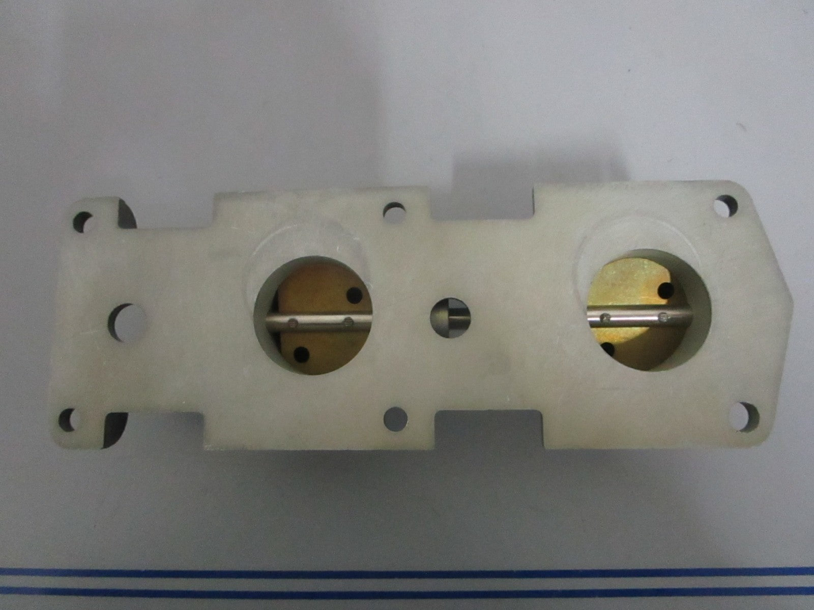 NEW OEM 439158 0439158 OMC Johnson Evinrude Throttle Body Assy 0820