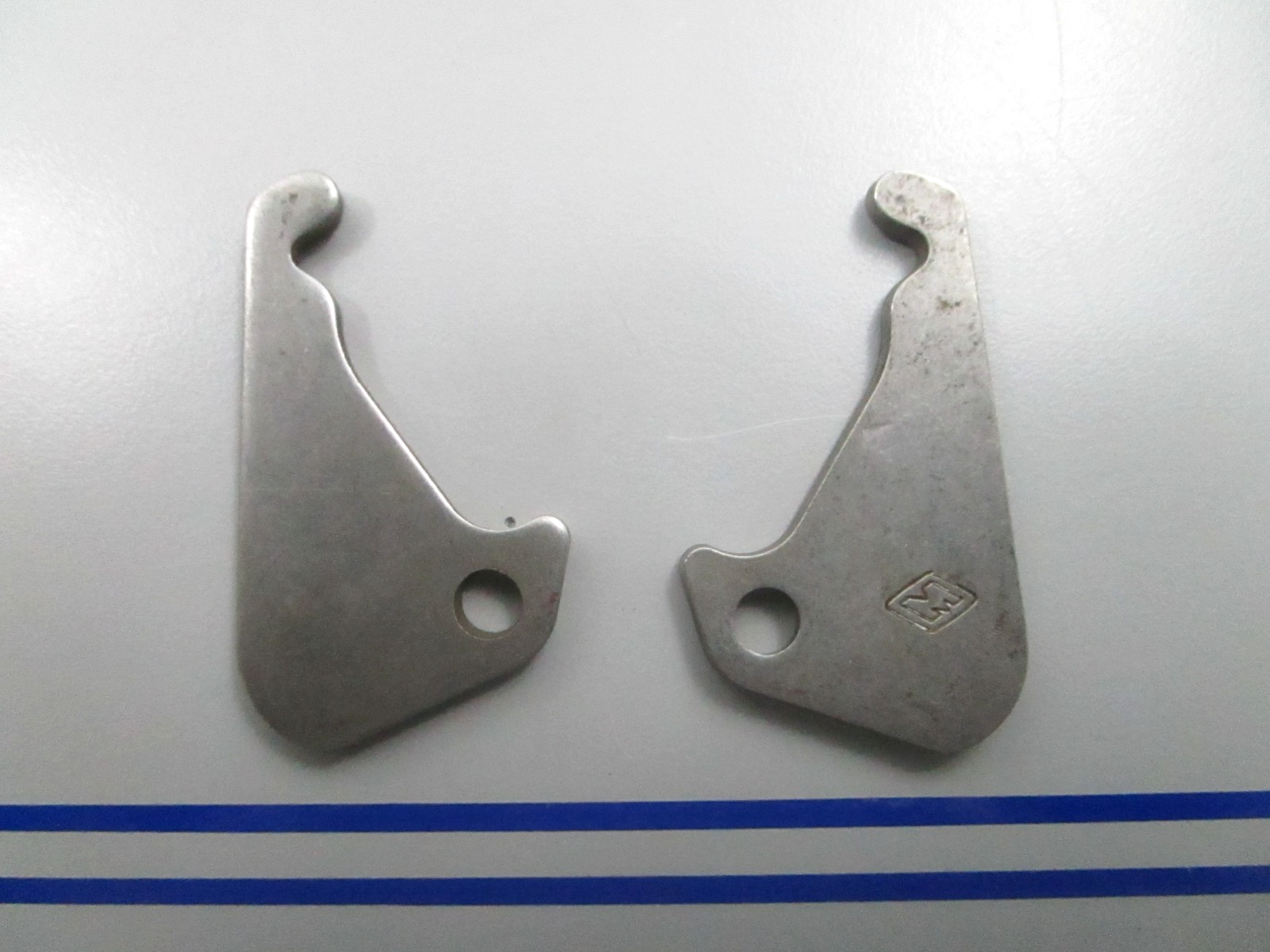 *NEW OEM* (LOT OF 2) 0810 OMC Johnson Evinrude Lever 333871 0333871