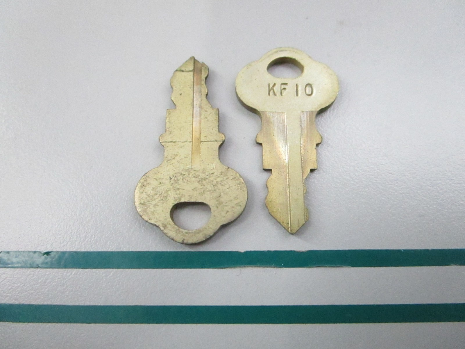 NEW OEM (LOT OF 2) 501525 05015275 OMC Johnson Evinrude KF 10 Ignition Key 0810