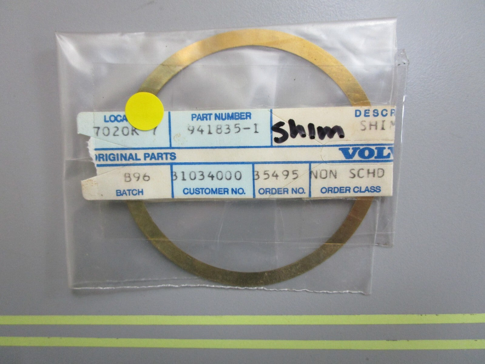 *NEW OEM* 0810 Volvo Penta Shim 941835-1