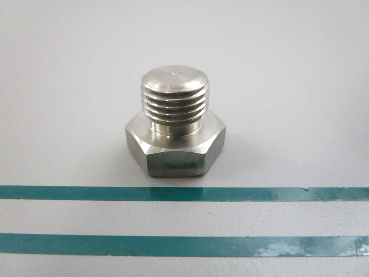 NEW OEM 688-43829-01-00 Yamaha Plug 0810