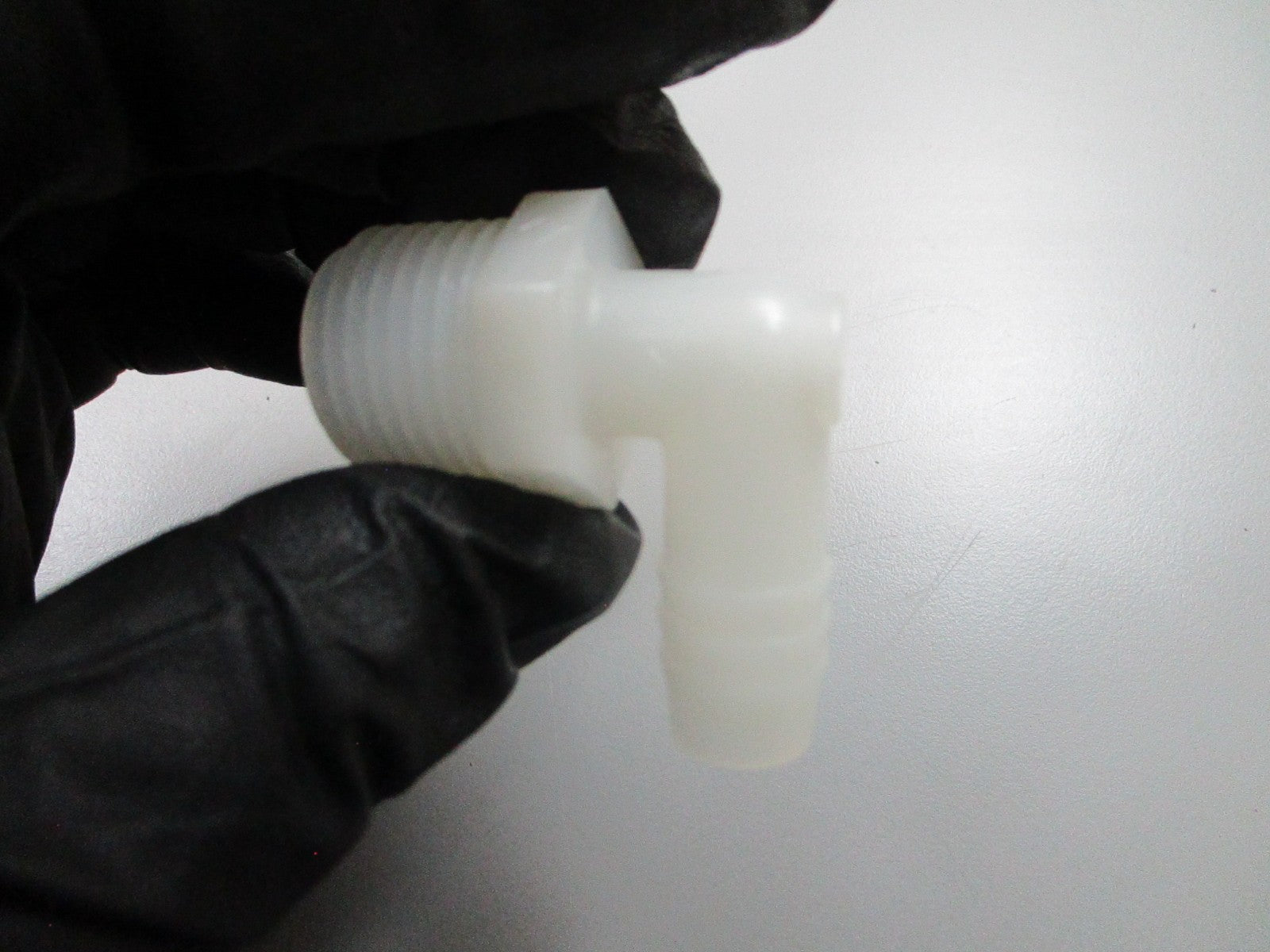 *NEW OEM* 0810 OMC Johnson Evinrude 90 Degree Nipple 360794 0360794