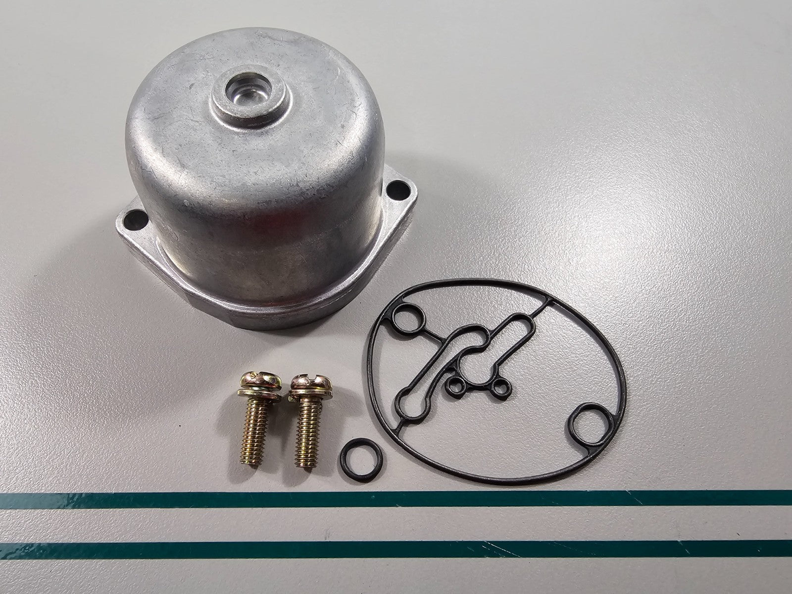 NEW OEM 698783 Briggs & Stratton Float Bowl 0810