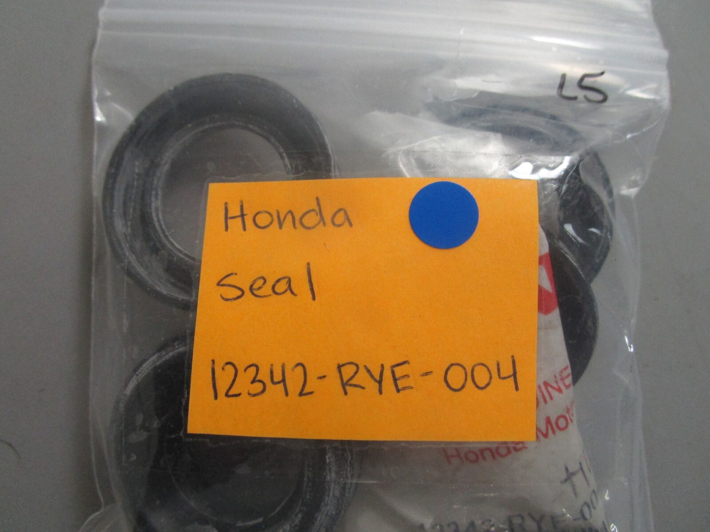 *NEW OEM* (LOT OF 5) 0810 Honda Seal 12342-RYF-004