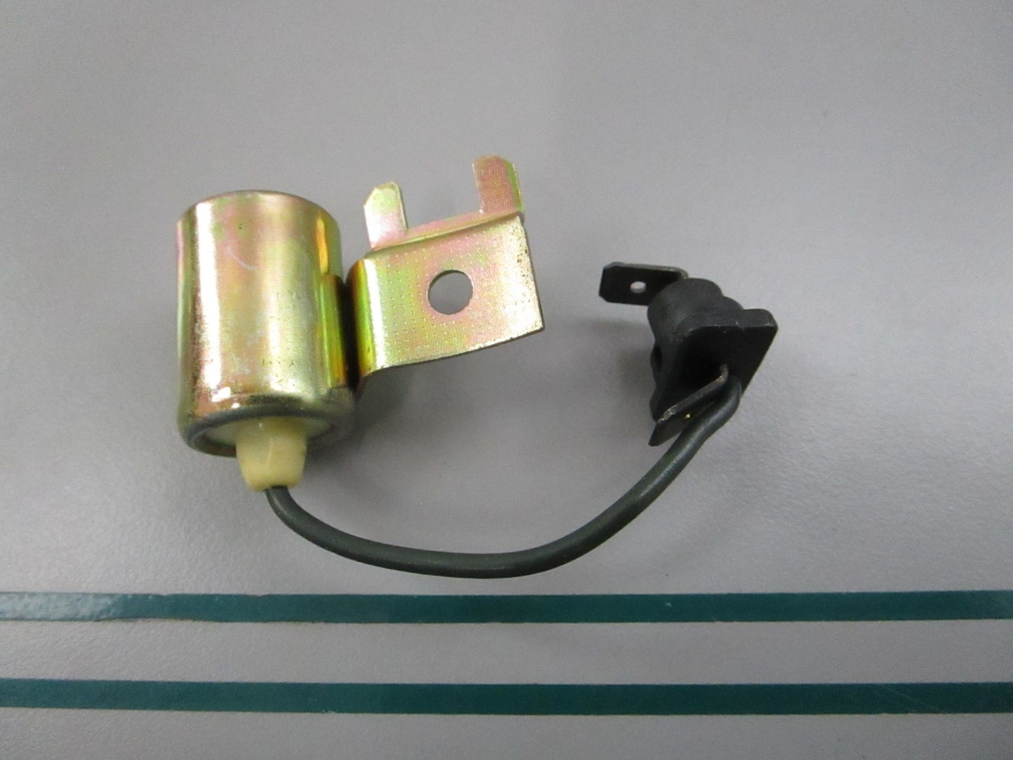 NEW OEM 841262 Volvo Penta Capacitor 0810