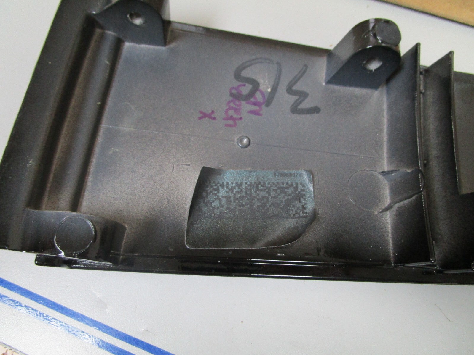 *NEW OEM* 0720 Mercury V8 V6 175 - 300 hp Warm Fusion Lower Rear Cowl 8M0142226