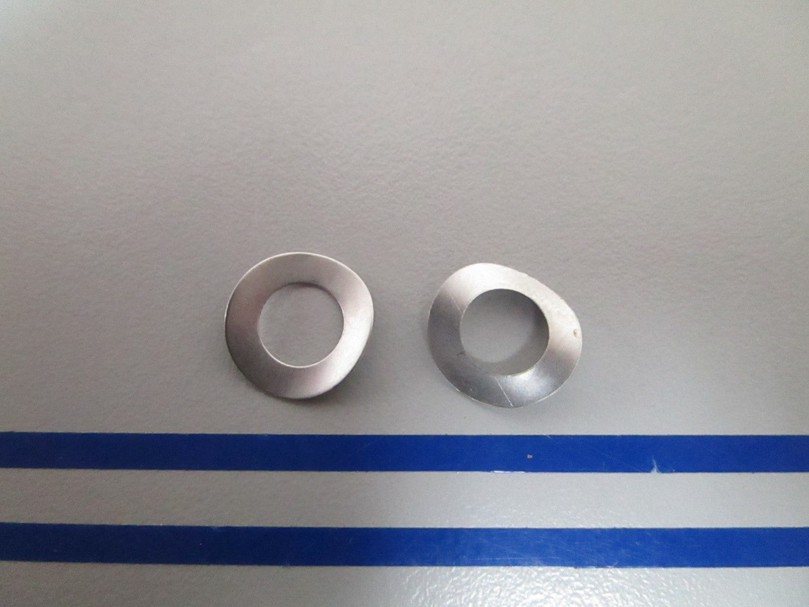 NEW OEM (LOT OF 2) 204757 0204757 OMC Johnson Evinrude Wave Washer 0810