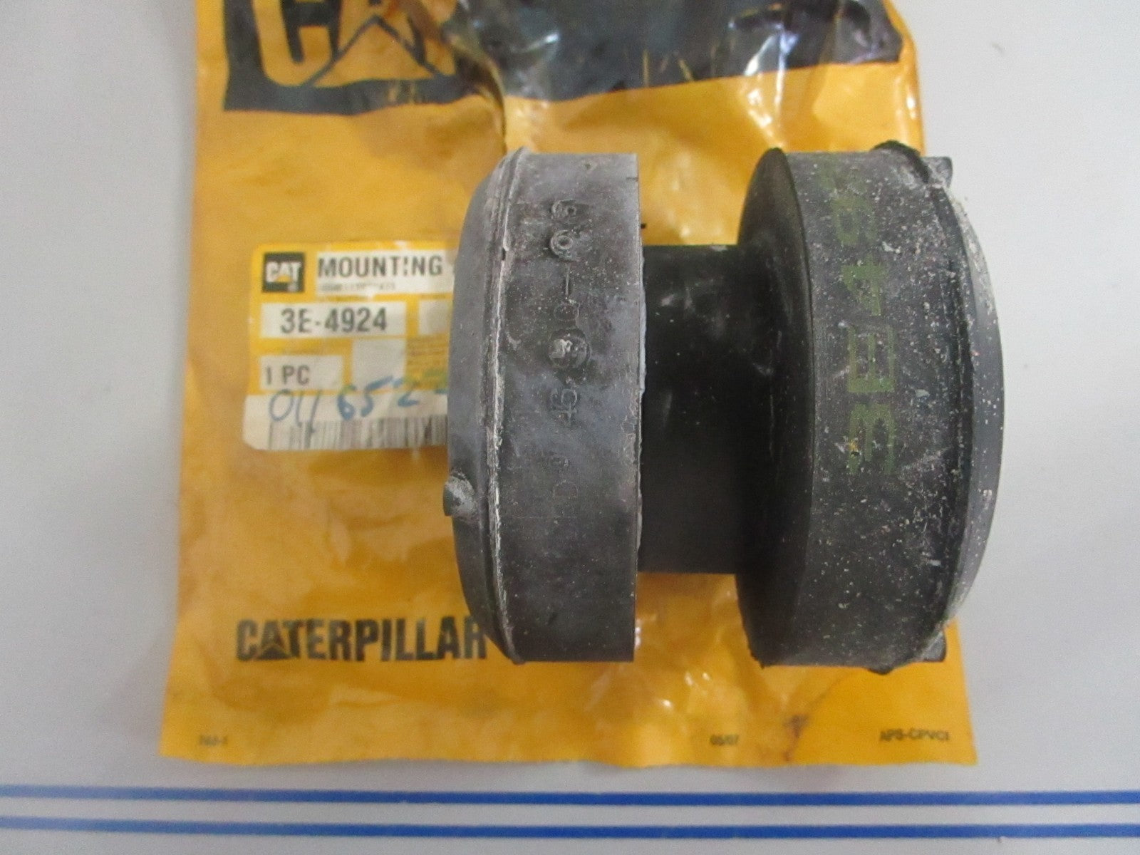 *NEW OEM* 0820 CAT Mounting Assy 3E-4924