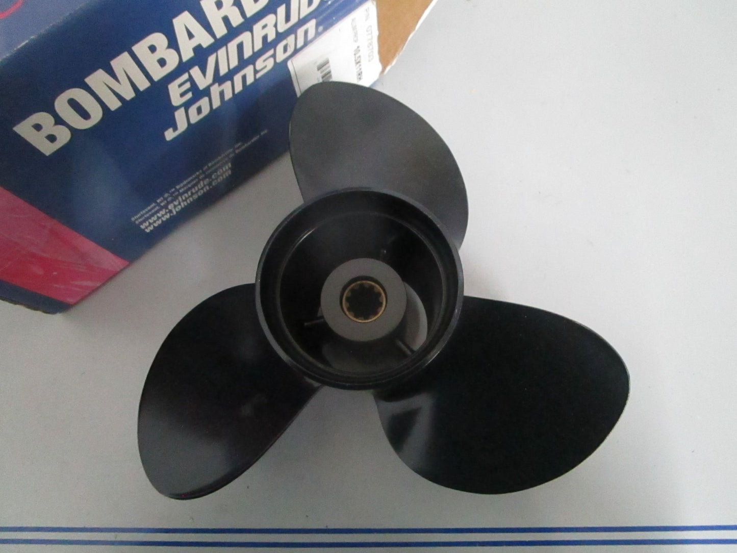*NEW OEM* 0820 OMC Johnson Evinrude 10.5×11 RH Propeller 778703 0778703