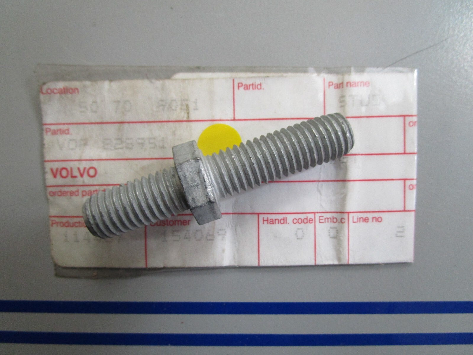 *NEW OEM* 0810 Volvo Penta Stud 828951