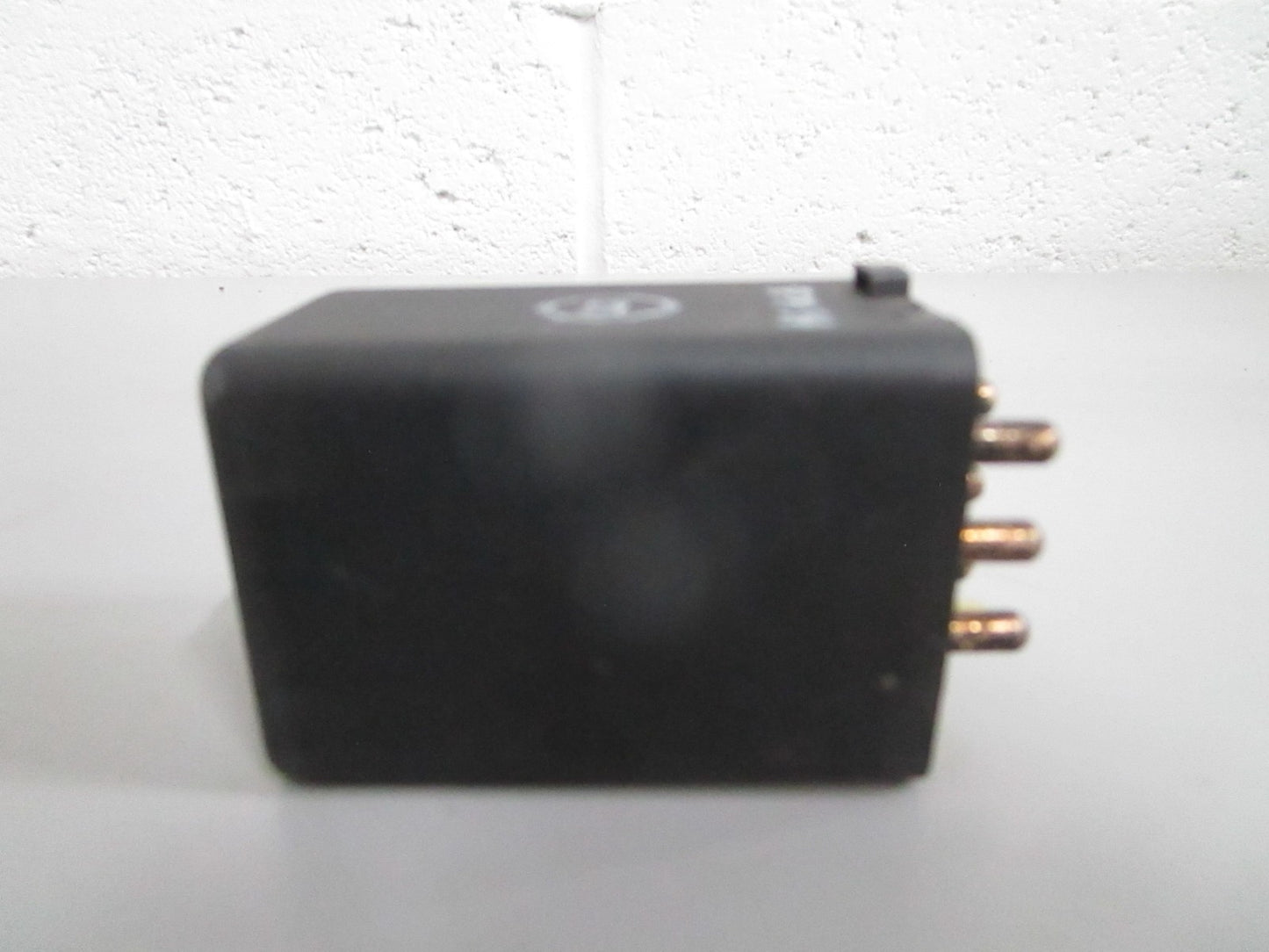 NEW OEM 0015450605 Mercedes-Benz Fuel Pump Relay 0820