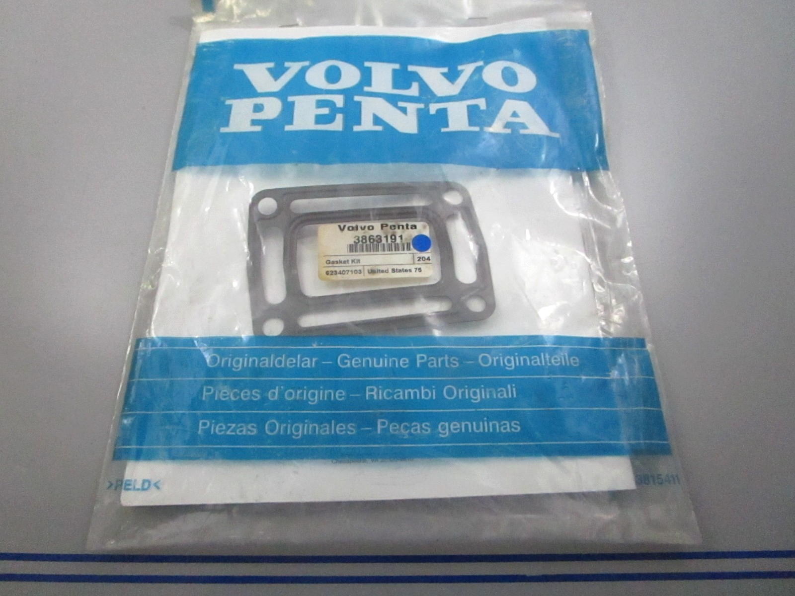 *NEW OEM* 0810 Volvo Penta Gasket Kit 3863191