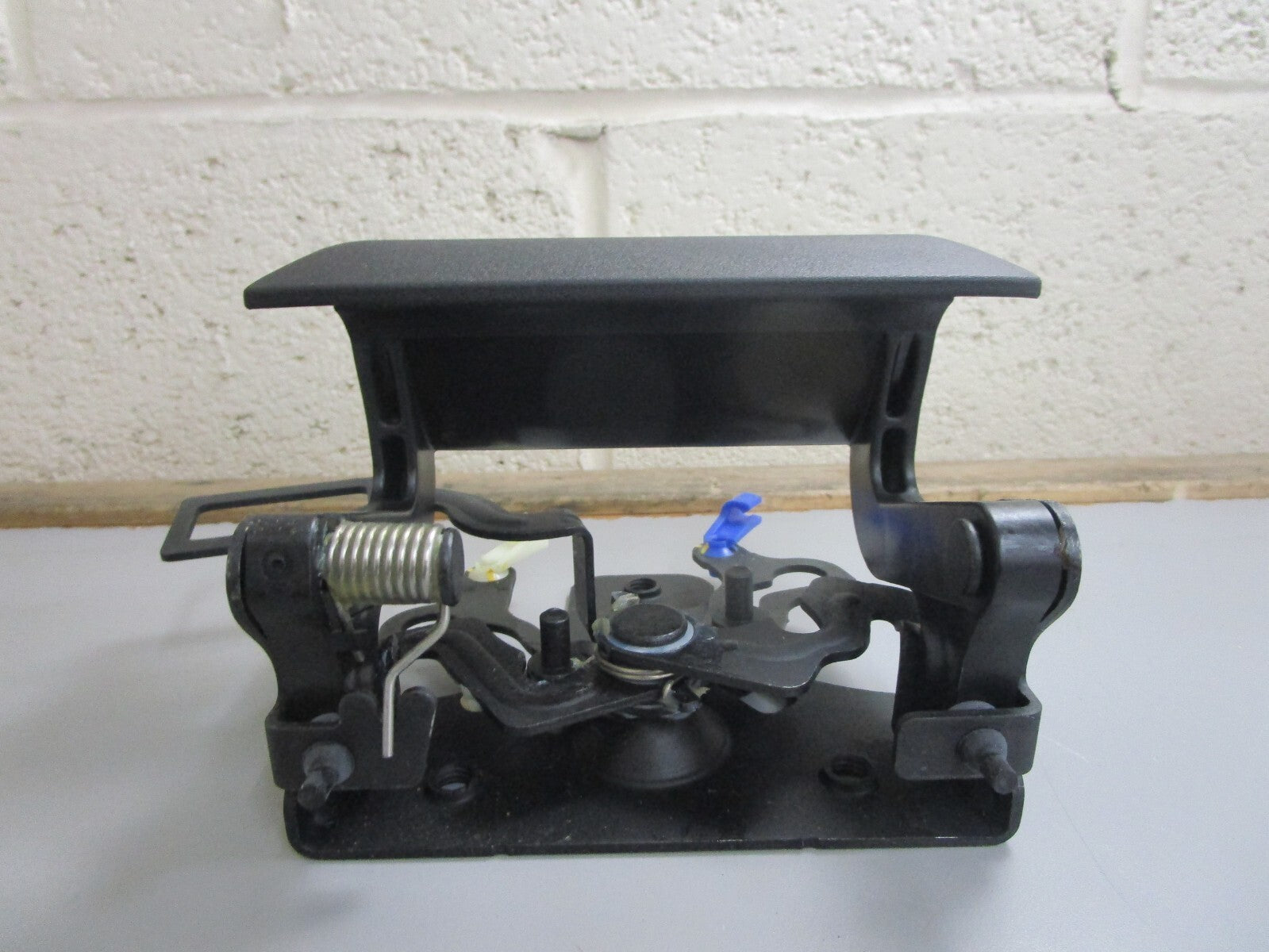 *NEW OEM* 0820 GM Tail Gate Lock Package 1782393