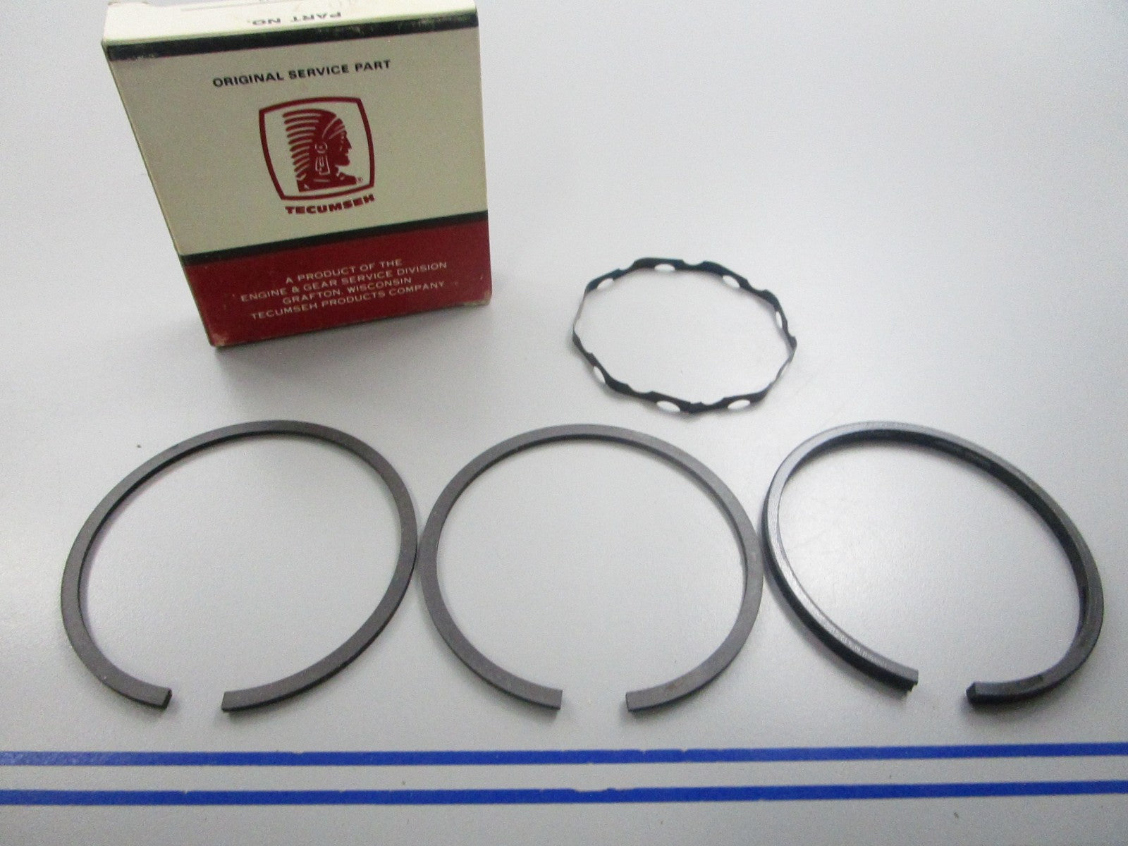 NEW OEM 34037 Tecumseh Piston Ring Set 0810