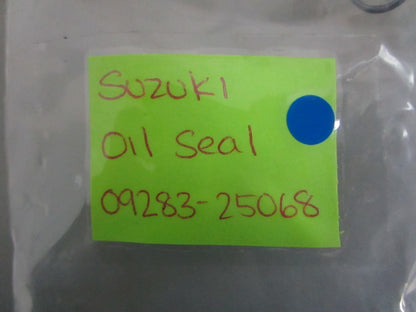 NEW OEM 09283-25068 Suzuki Oil Seal 0820