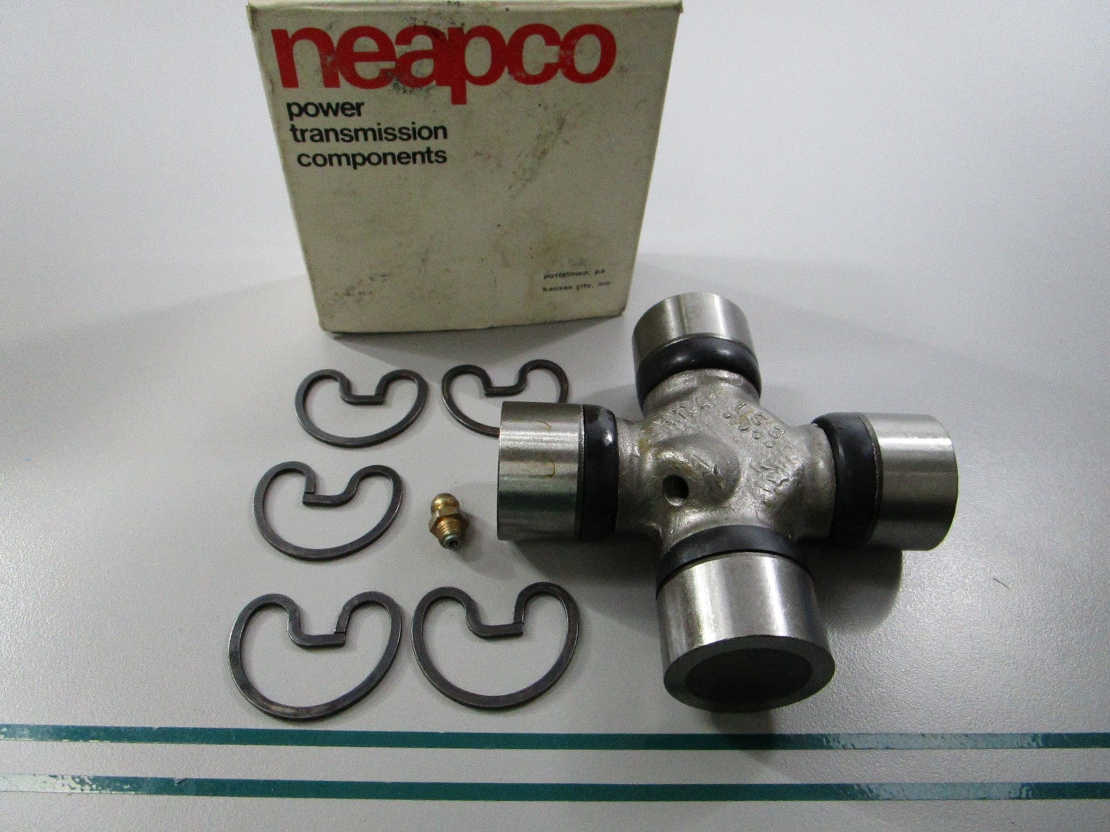 NEW 2-0053 NEAPCO Universal Joint 0810