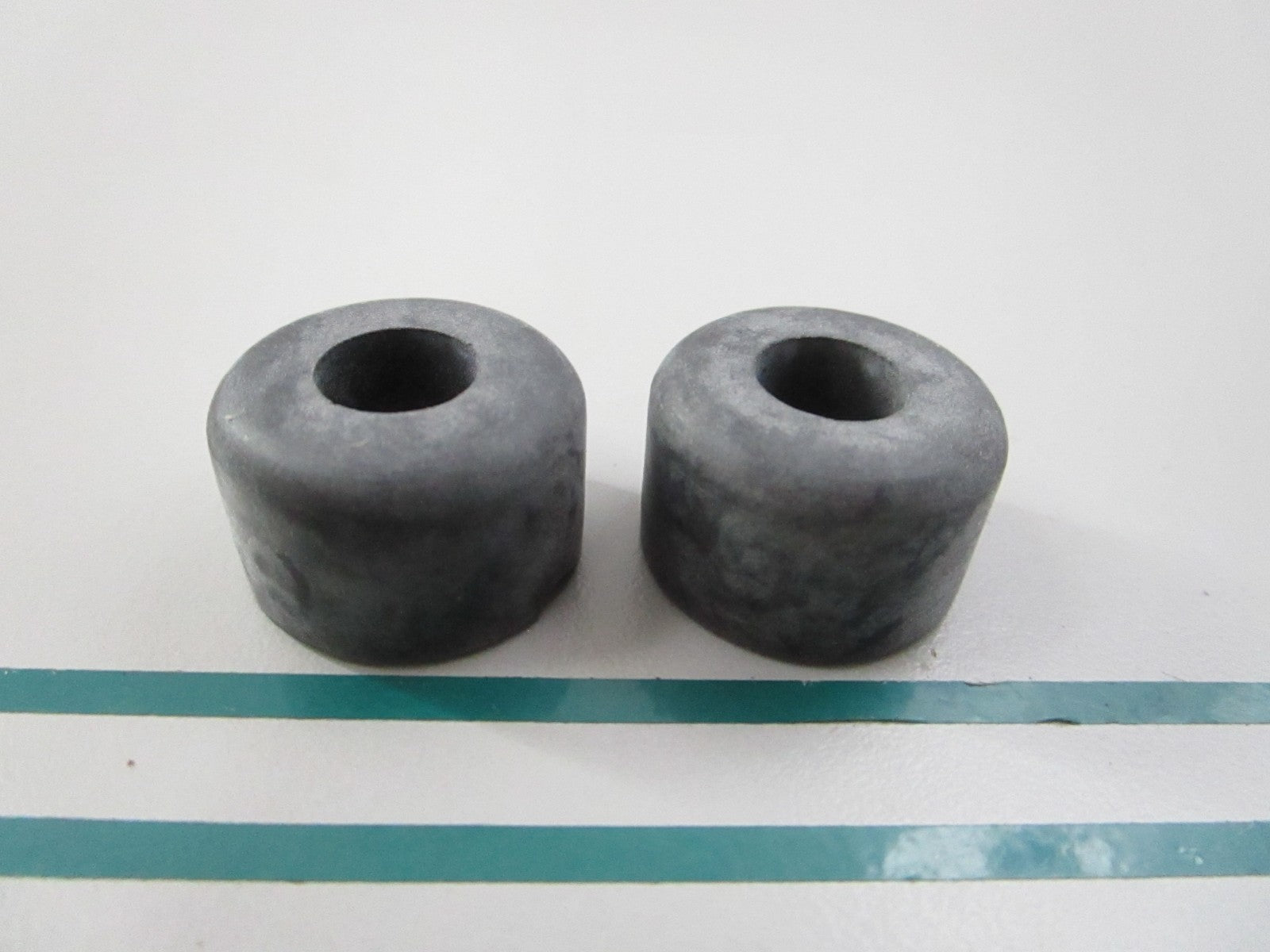 NEW (LOT OF 2) 293830043 Sea-Dog Rubber Stop 0810