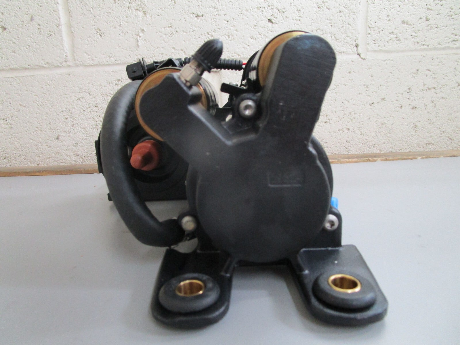 *NEW OEM* 0820 Volvo Penta Fuel Pump Assy 23306459