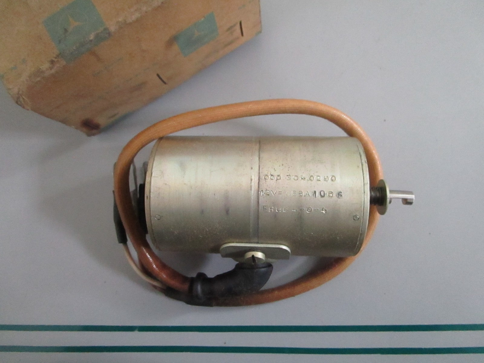 NEW OEM 0003040290 Mercedes-Benz Solenoid 0820