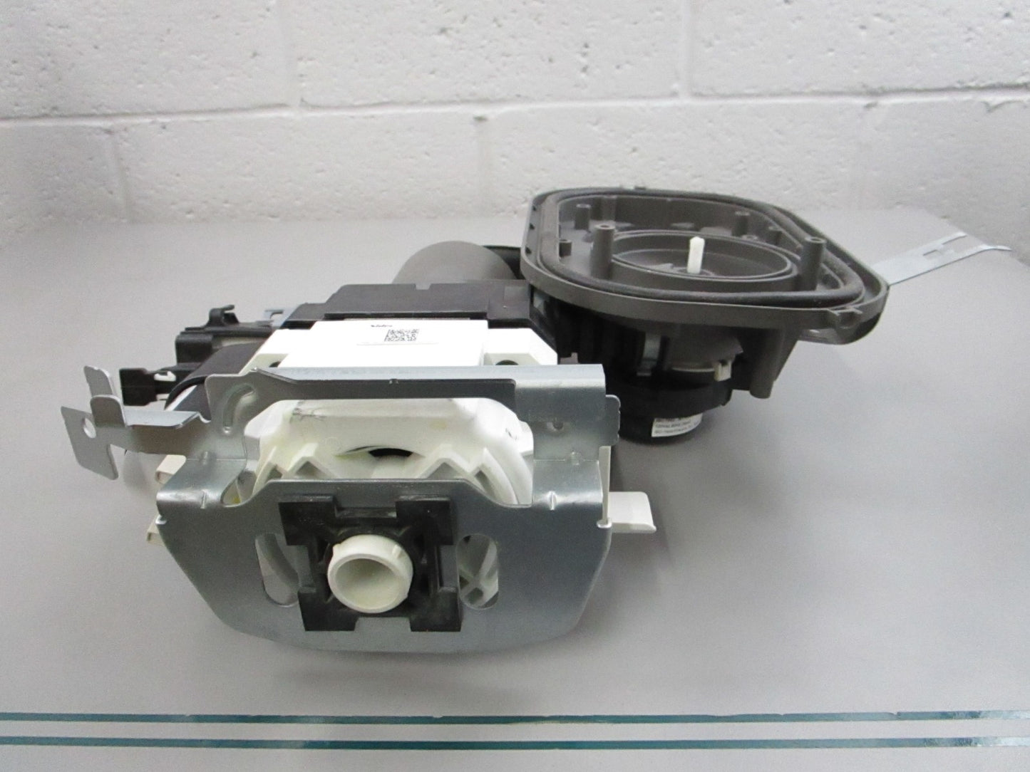 NEW OEM W11416362 Whirlpool Pump & Motor Assembly 0810