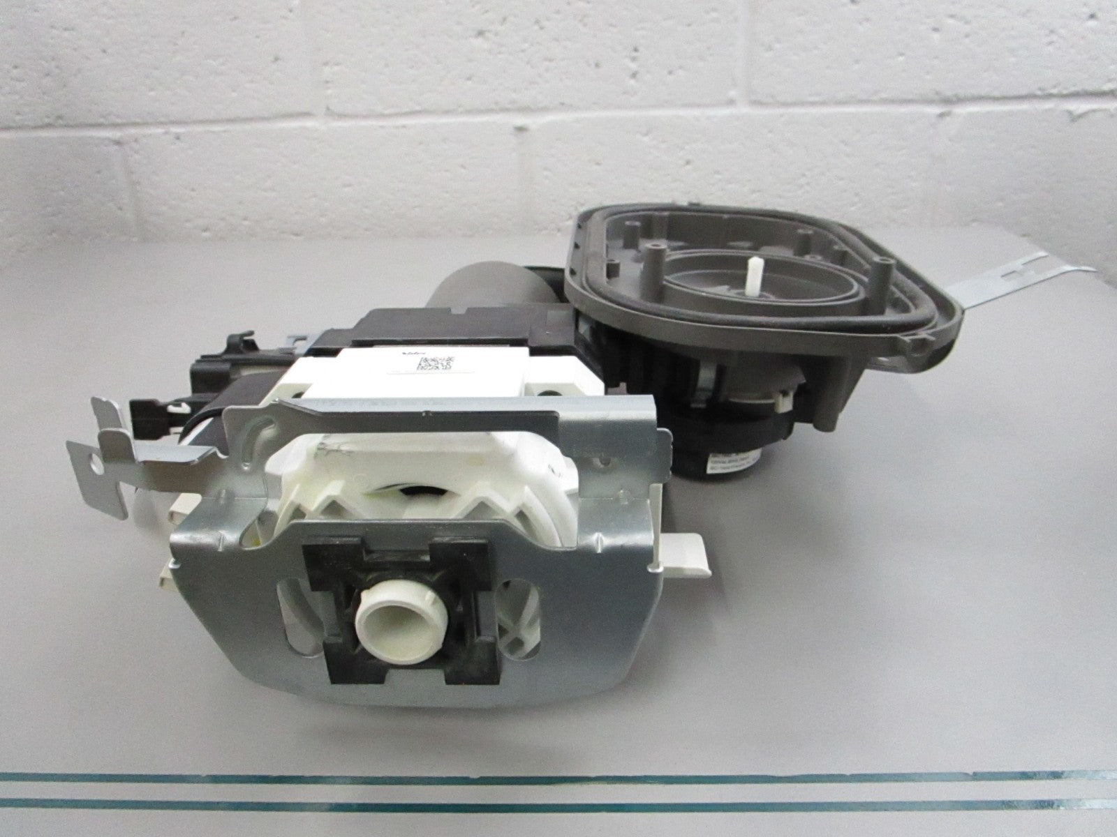 NEW OEM W11416362 Whirlpool Pump & Motor Assembly 0810