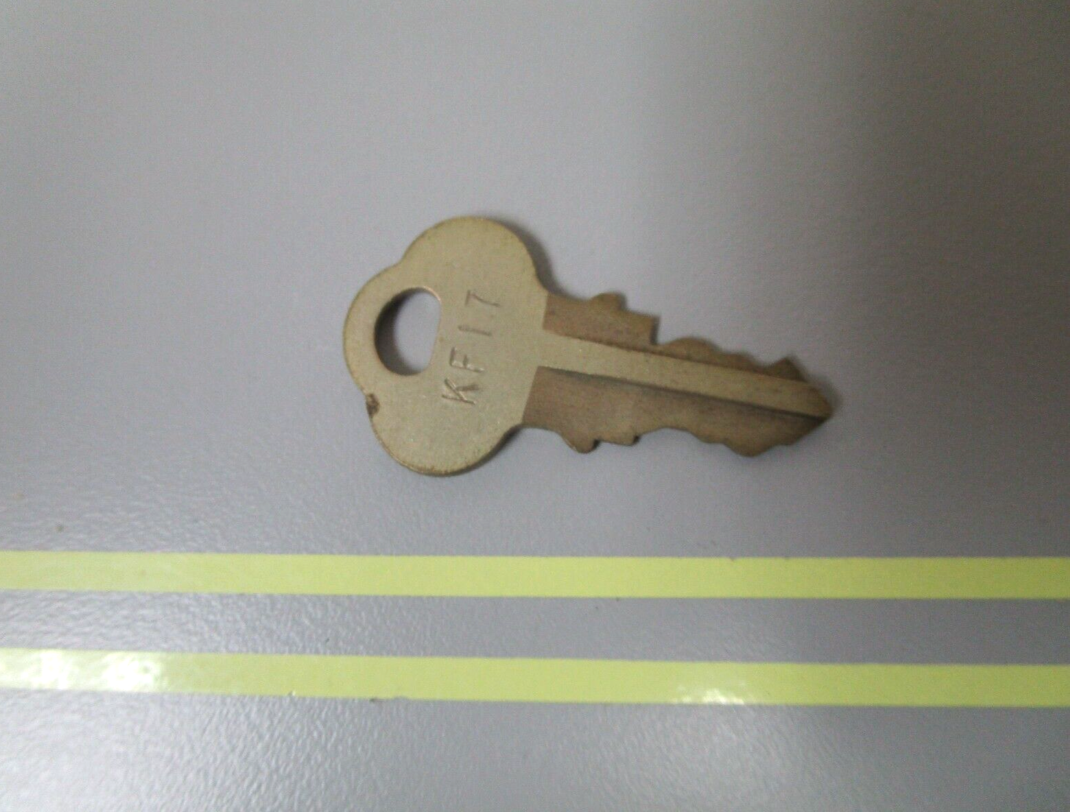 *NEW OEM* 0810 OMC Johnson Evinrude Ignition Key KF17 501532 0501532