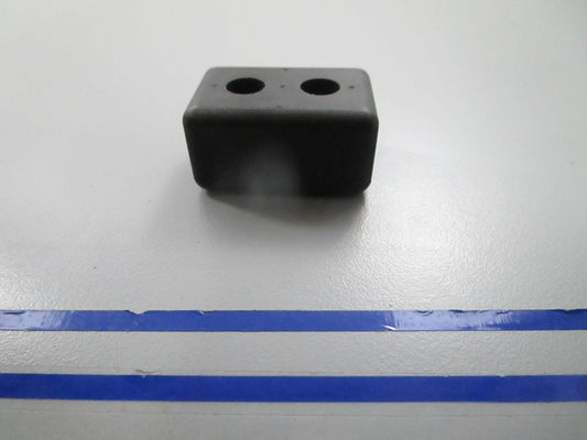 *NEW OEM* 0810 OMC Johnson Evinrude Upper Thrust Mount 338631 0338631