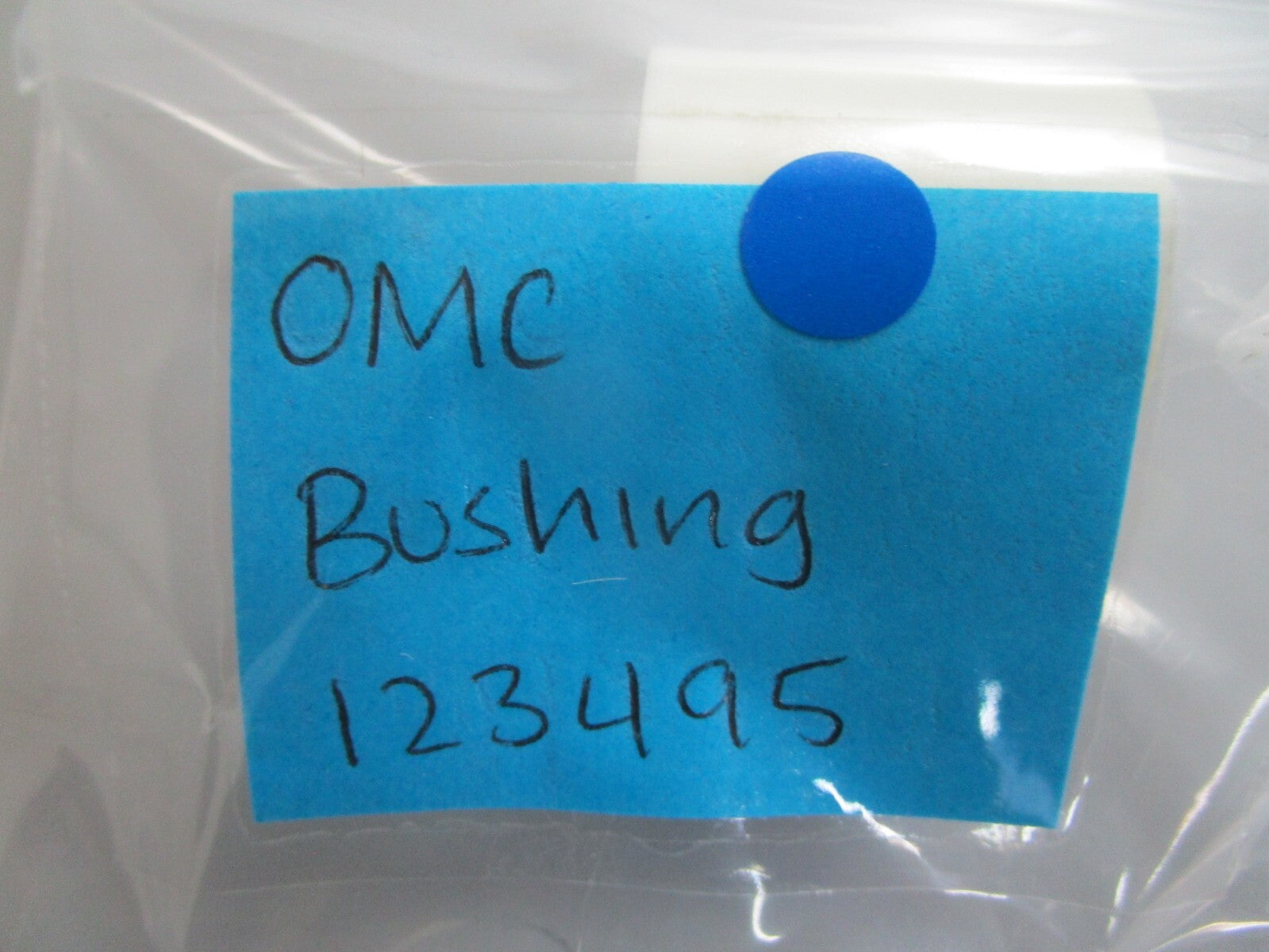 *NEW OEM* 0810 OMC Johnson Evinrude Bushing 123495 0123495
