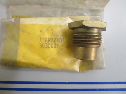 *NEW OEM* 0820 John Deere Plug AR72101