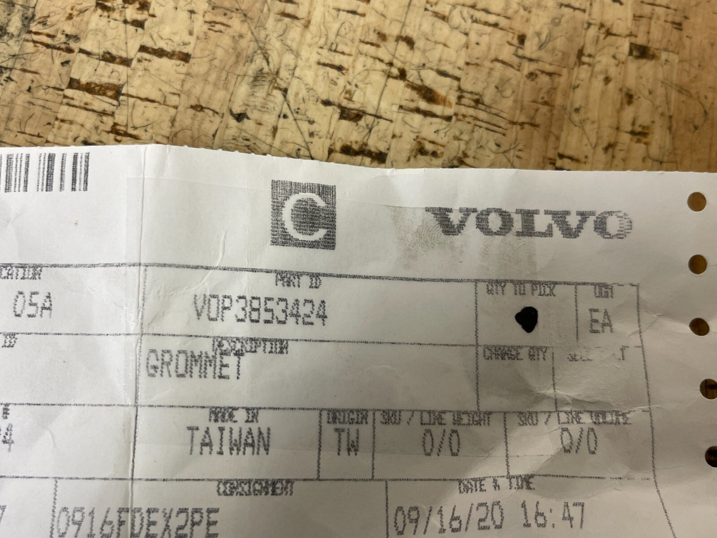 *NEW OEM* 0810 Volvo Penta Grommet 3853424