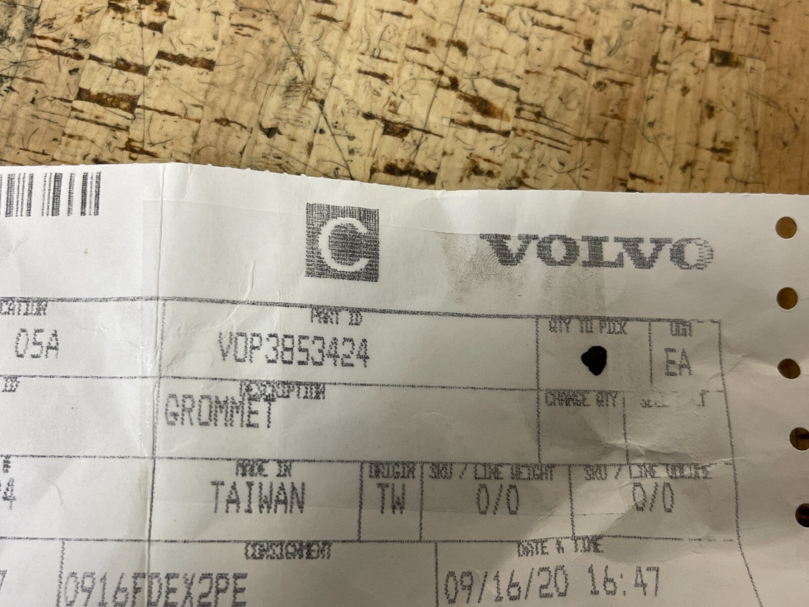 *NEW OEM* 0810 Volvo Penta Grommet 3853424