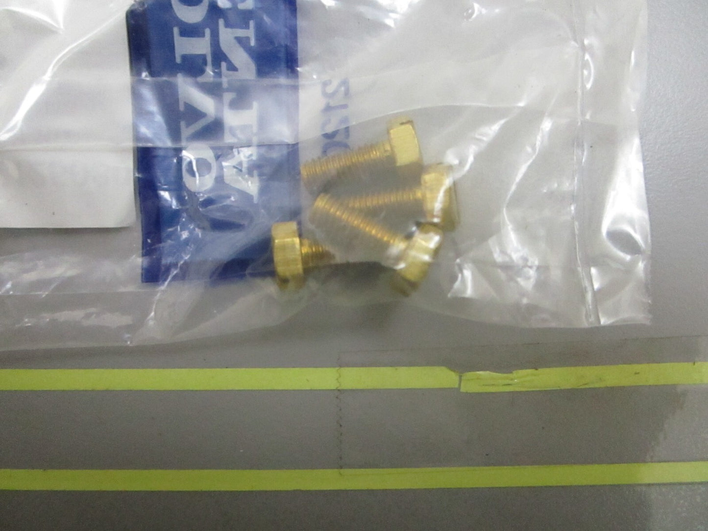 *NEW OEM* 0810 Volvo Penta Screw Kit 22125080