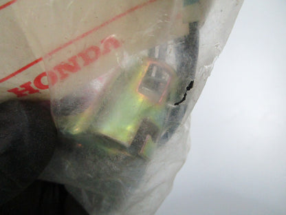 *NEW OEM* 0810 Honda Right Turn Signal Socket 33405-413-671