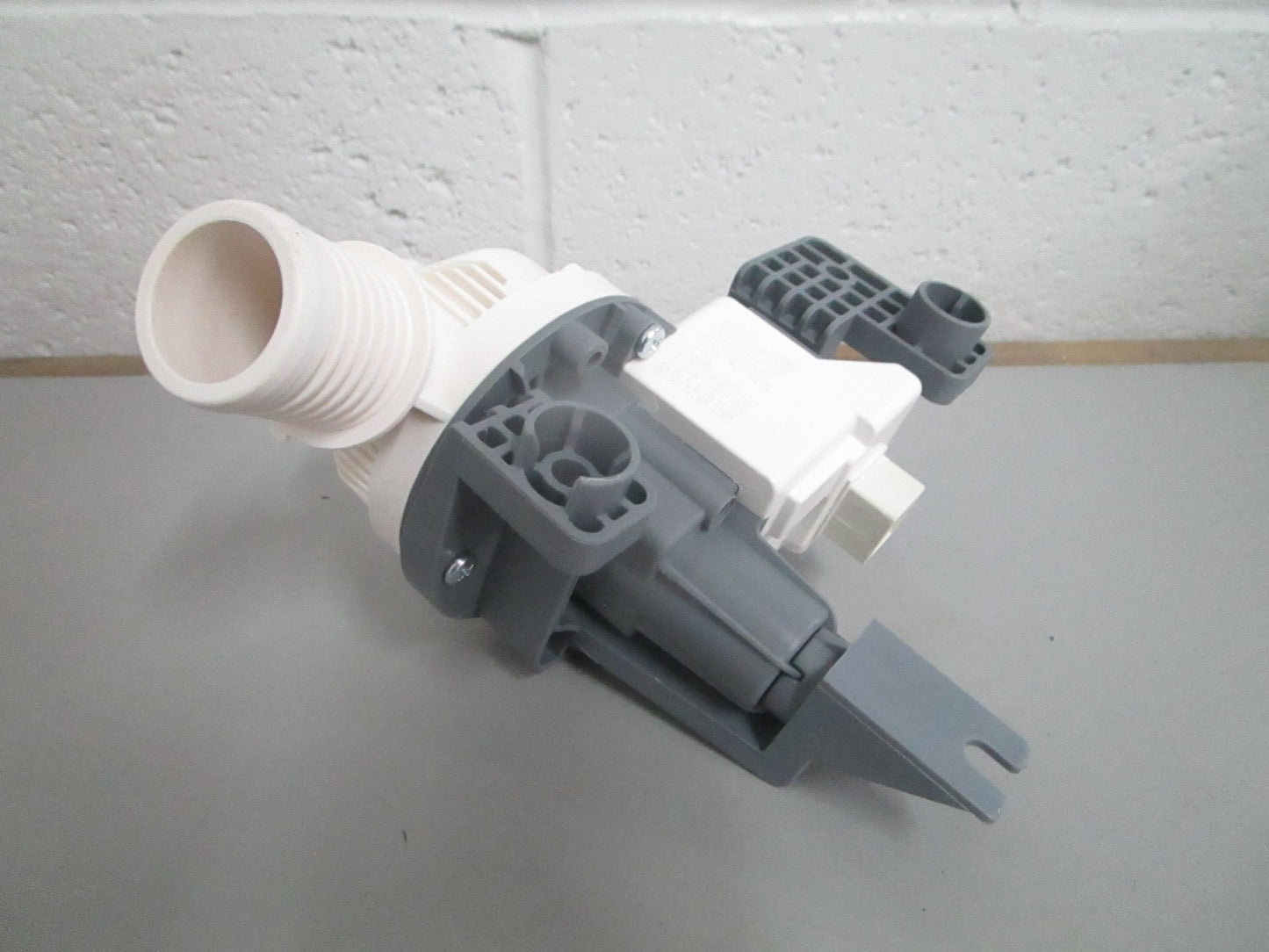 *NEW OEM* 0820 Whirlpool Water Pump W10876600