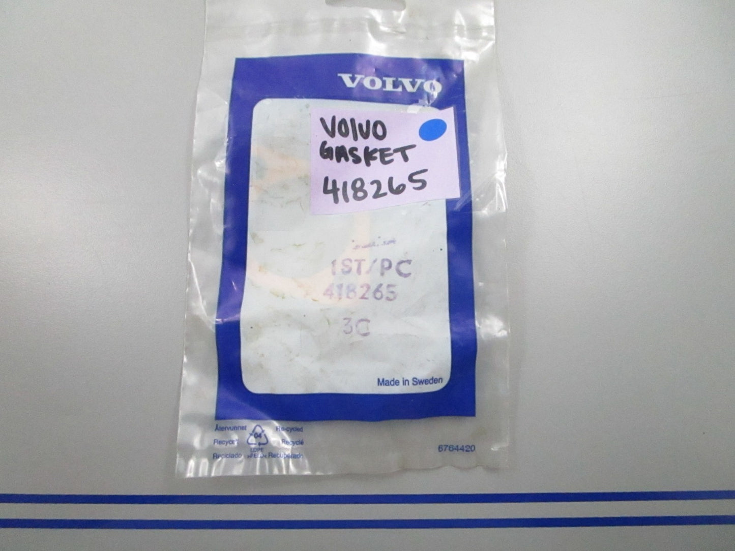 *NEW OEM* 0810 Volvo Penta Gasket 418265