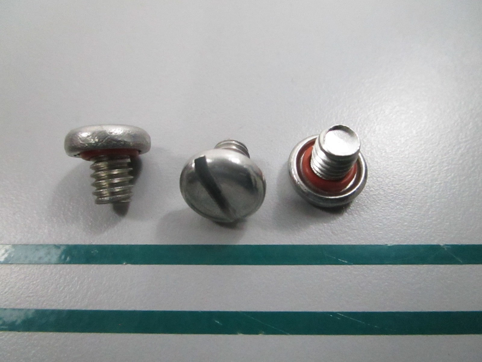 NEW OEM (LOT OF 3) 309243 0309243 OMC Johnson Evinrude Screw 0810