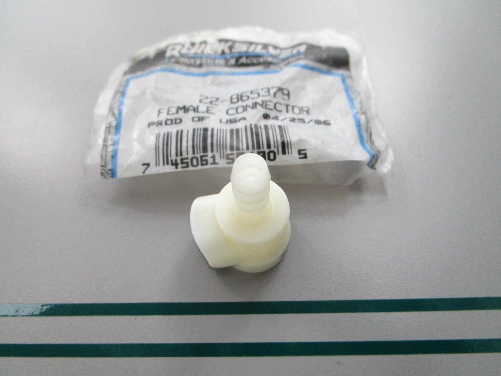 NEW OEM 22-865379 Mercury Quicksilver Female Connector 0810
