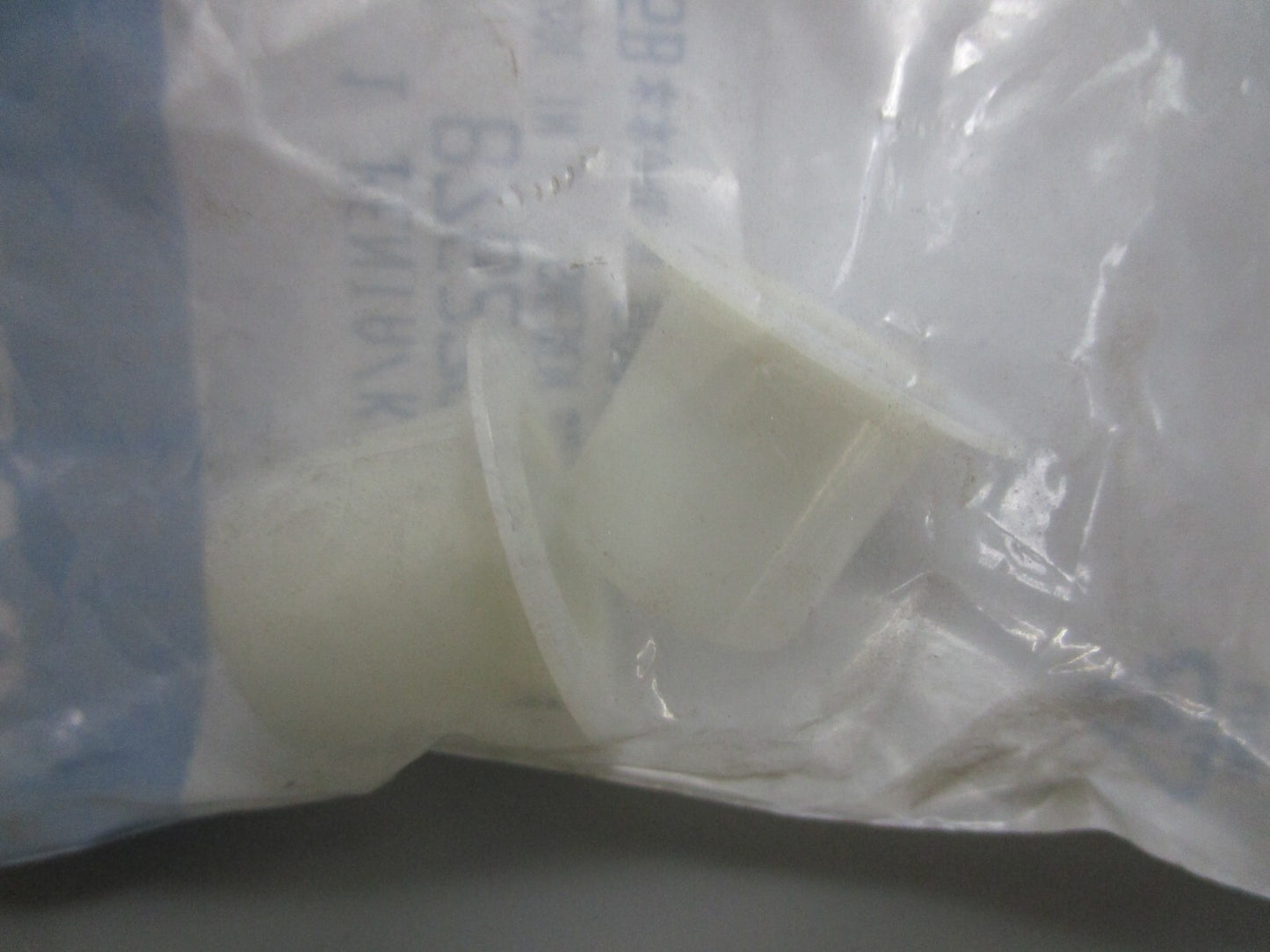 *NEW OEM* 0810 Volvo Penta Bushing Kit 876279