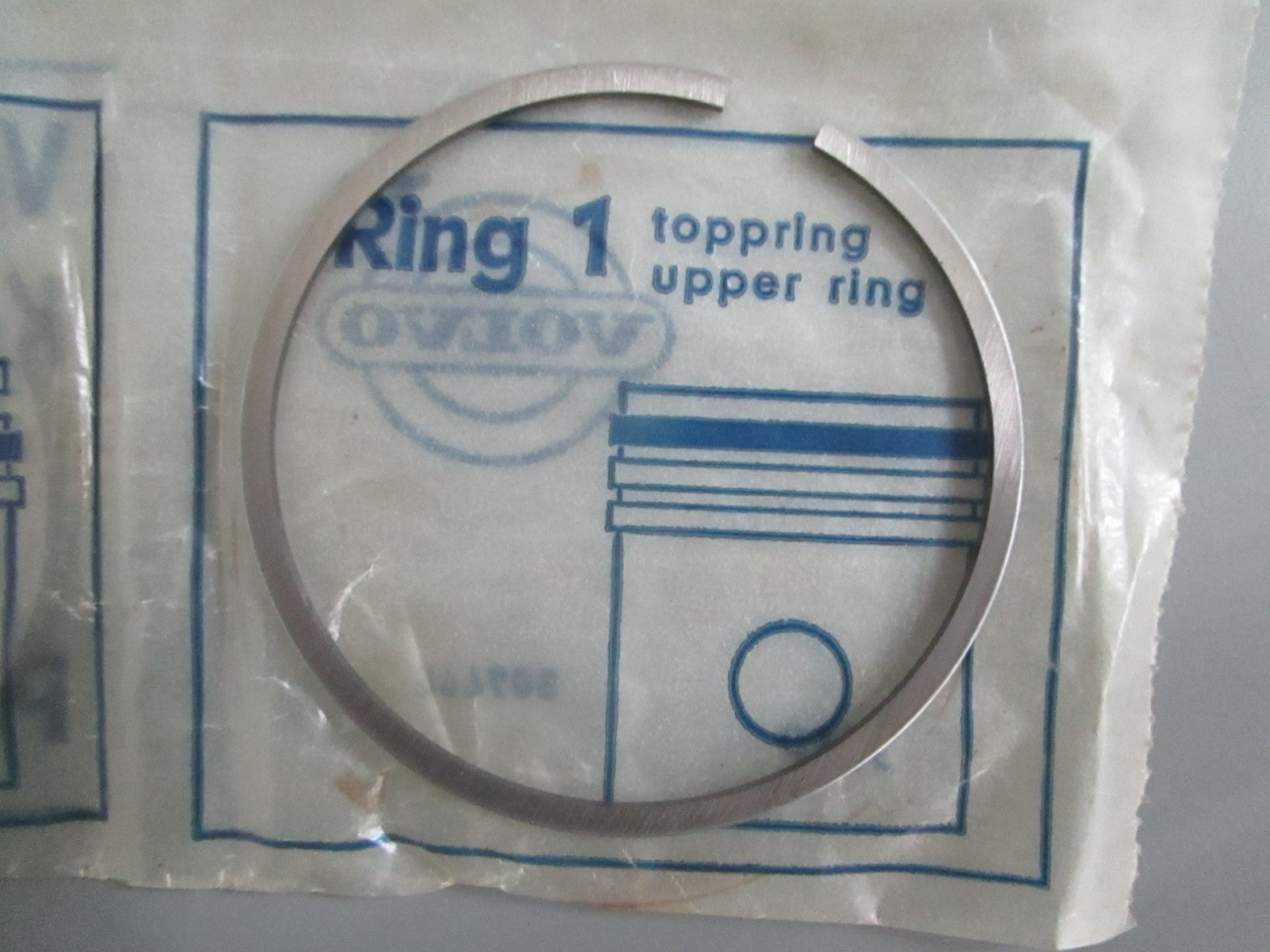 *NEW OEM* 0820 Volvo Penta 3 Piston Ring Set 876115