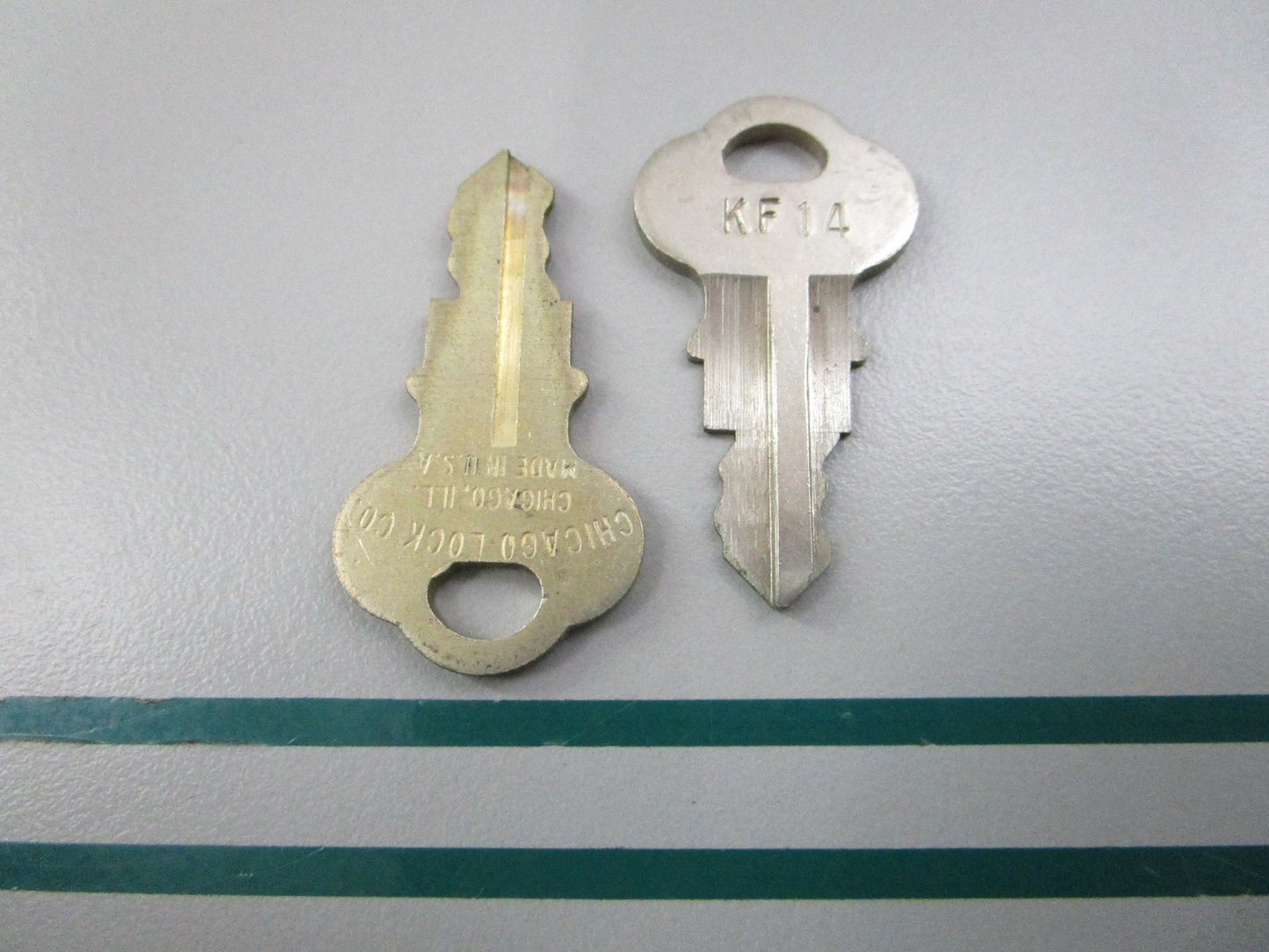 NEW OEM (LOT OF 2) 501529 0501529 OMC Johnson Evinrude KF 14 Ignition Key 0810