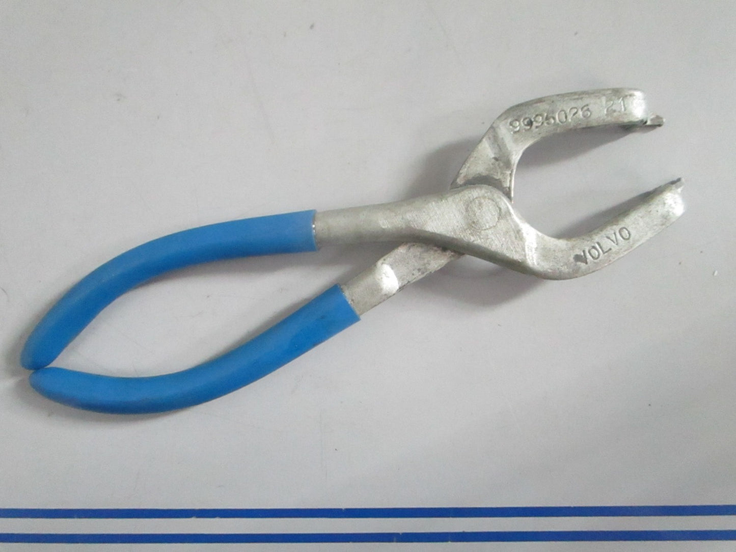 NEW OEM 9995026 Volvo Penta Pliers 0820