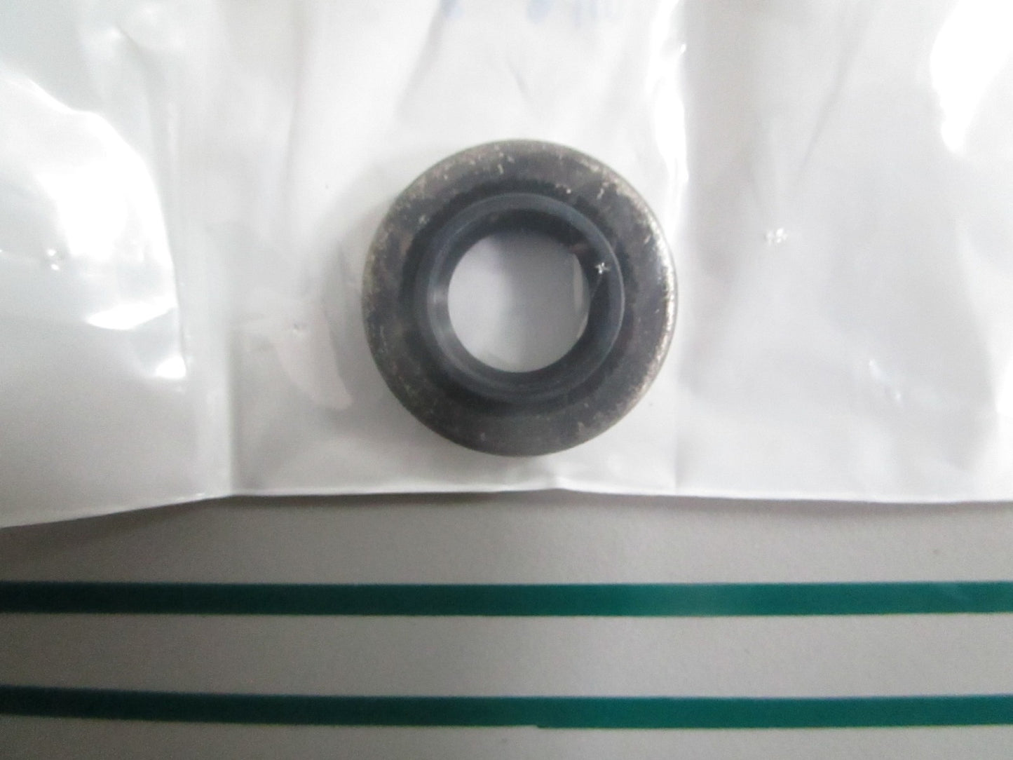 NEW OEM 321788 0321788 OMC Johnson Evinrude Seal 0820